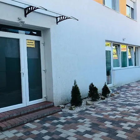Mira * Debrecen