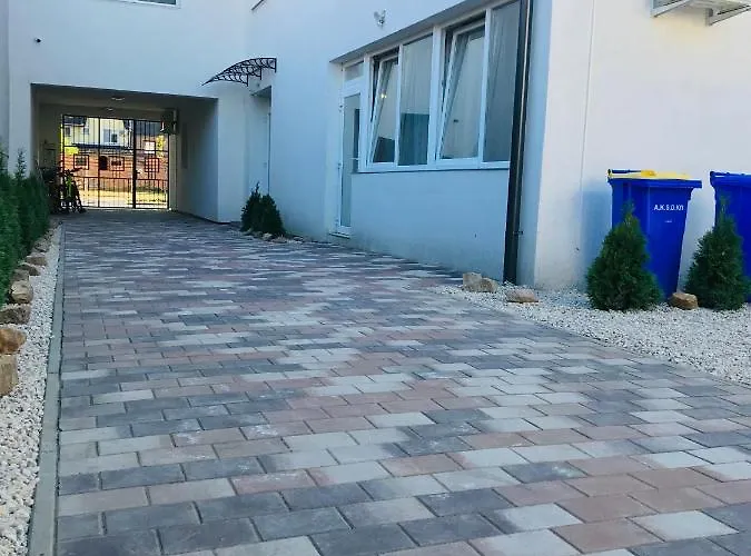 Mira Διαμέρισμα Ντέμπρετσεν