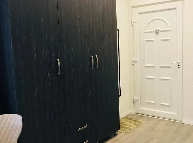 Mira شقة ديبريتْسين